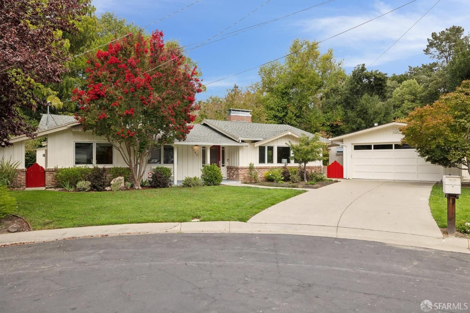 1040 Lindsey Court